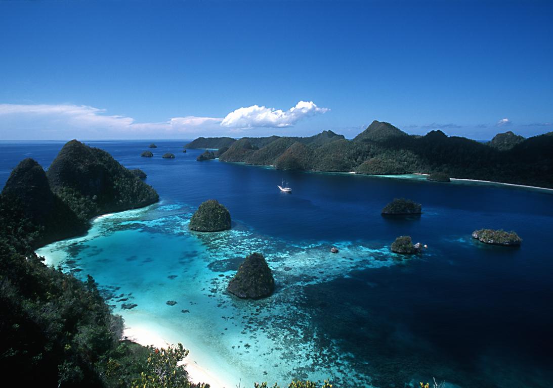 Raja Ampat, Paradise Is Here – Visit Indonesia – The Most Beautiful