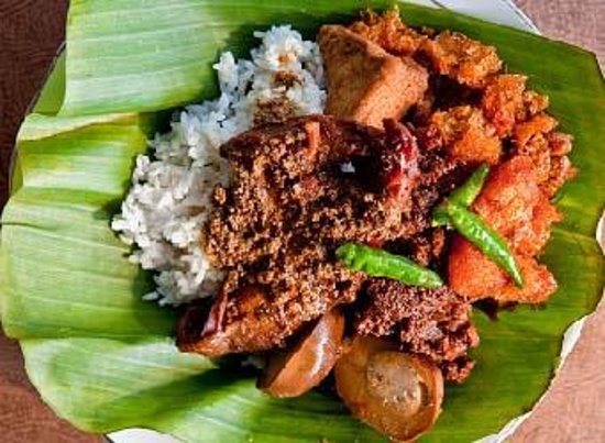 gudeg-tugu
