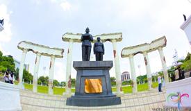 heroes-monument-surabaya.jpg