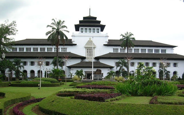 Tempat Wisata Disekitar Gedung Sate Bandung