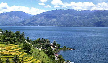 Download this Singkarak Lake picture