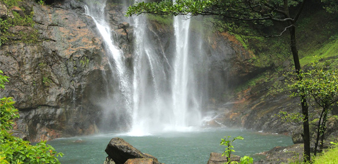 Flores-cunca-rami-waterfall