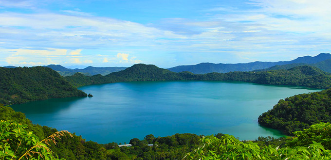 sano-nggoang-crater-lake-(p.komodo)