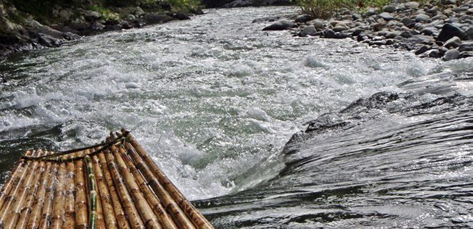 borneo-bamboo-rafting