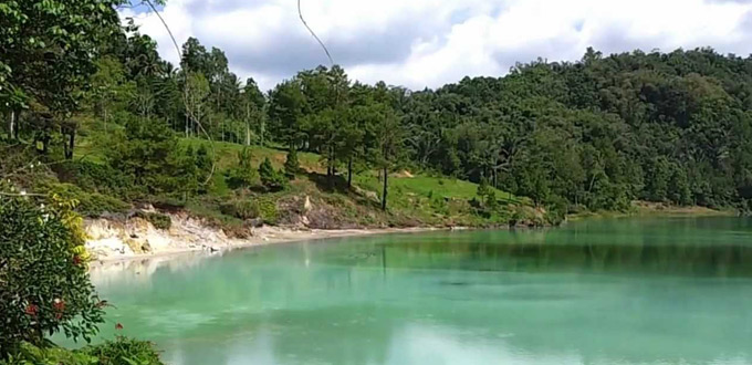 linow-lake-manado