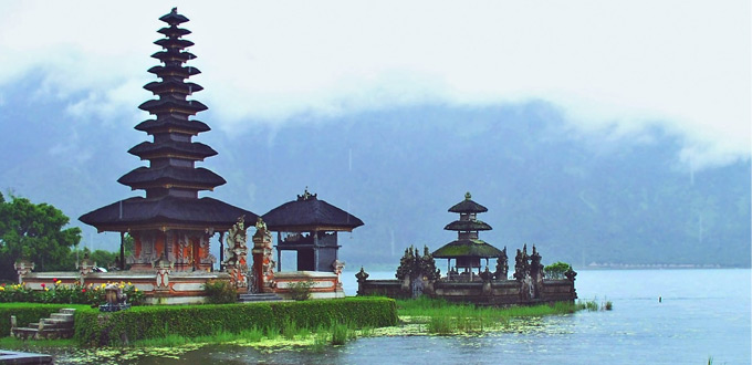 bali-art(lake-beratan)