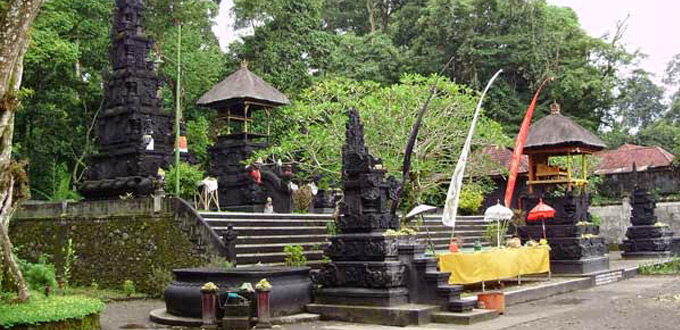 Lombok-Holiday-2D-(Pura-Suranadi)
