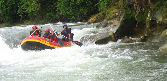white-water-rafting-bukit-lawang