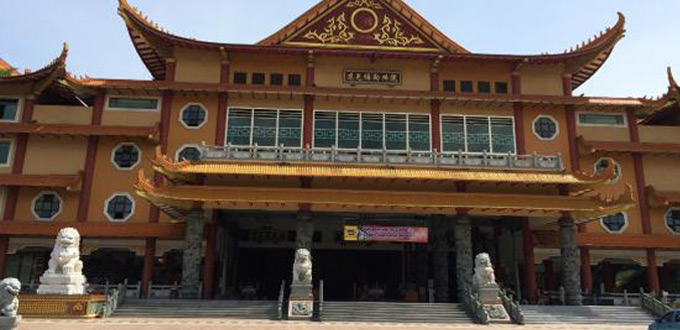 maha-vihara-maitreya-riau-island