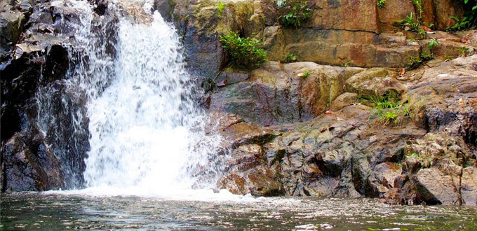 waterfall-Ulu-Maras-riau-island