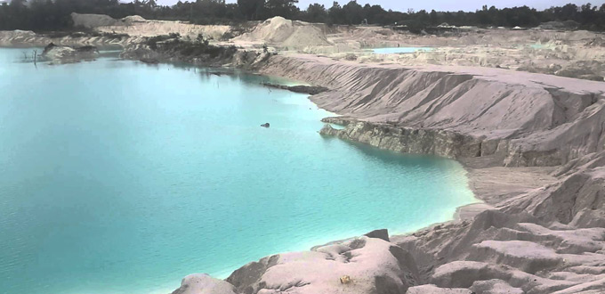 Blue-Lake-(Lake-Kaolin)-bangka-belitung