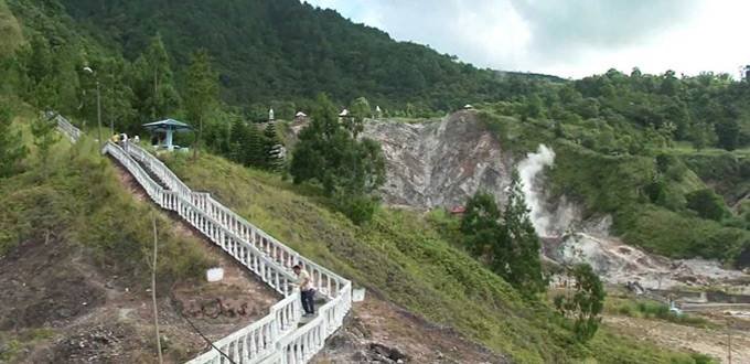 bukit-kasih-hill-of-love-Tomohon,-Manado