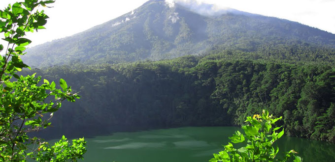 Tolire-Lake-ternate-Maluku