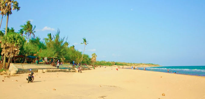 slopeng-beach-madura-east-java
