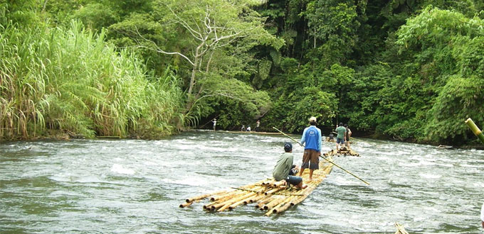 Banjarmasin-Bamboo-Rafting-Laksado
