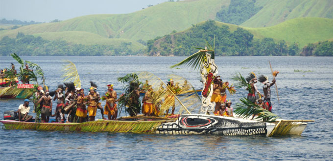 sentani-tribe-papua
